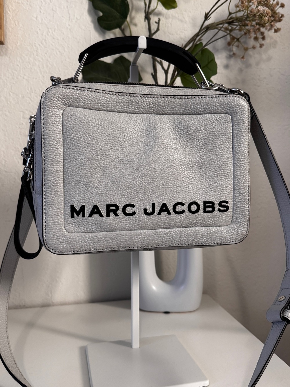Marc Jacobs THE BOX BAG in Grey / Gray Pebbled Leather Crossbody